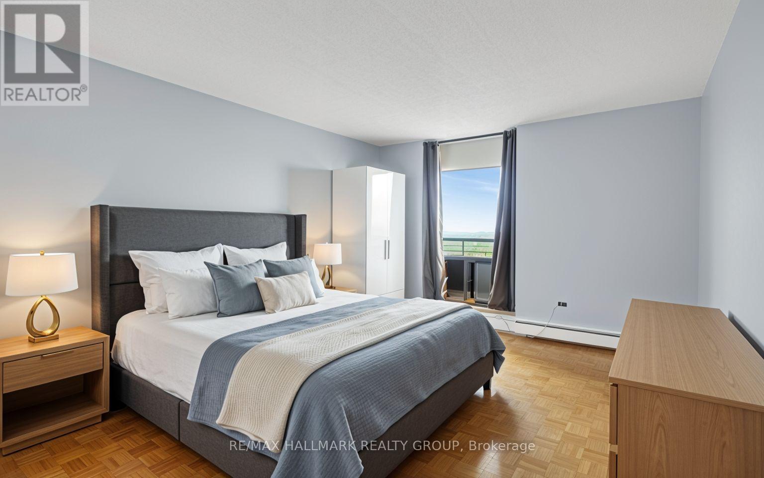 1503 - 505 St Laurent Boulevard Property Photo 17