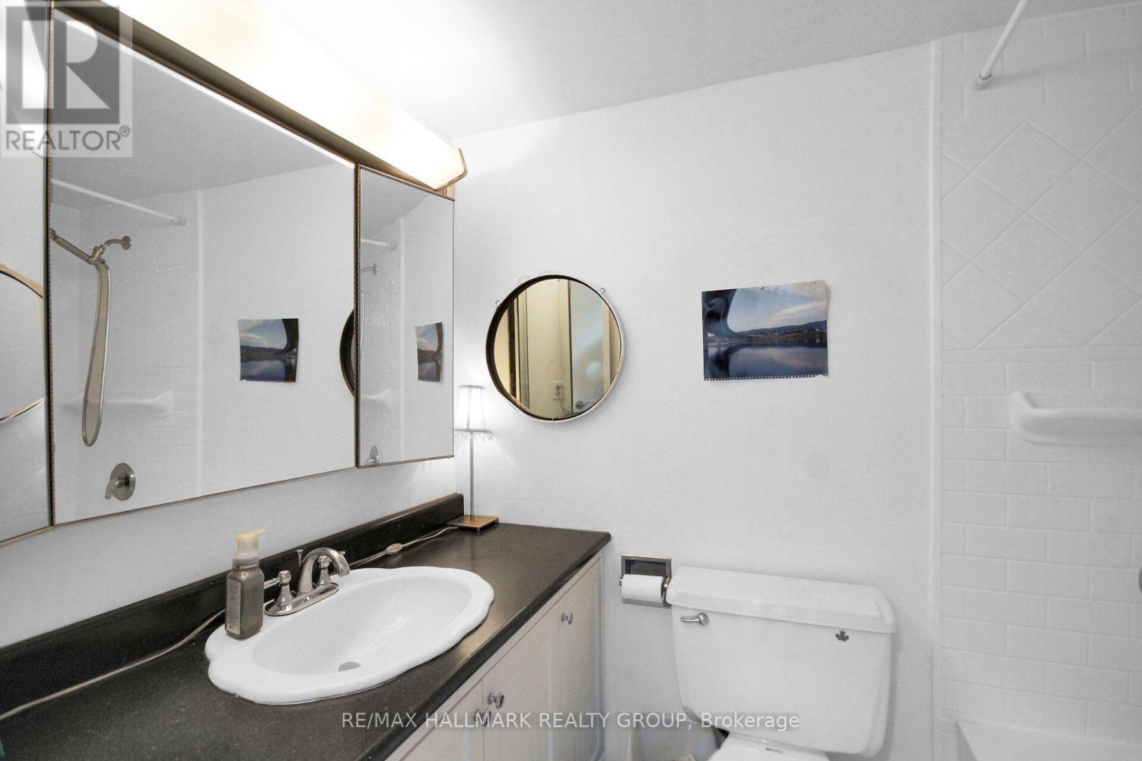 1503 - 505 St Laurent Boulevard Property Photo 19