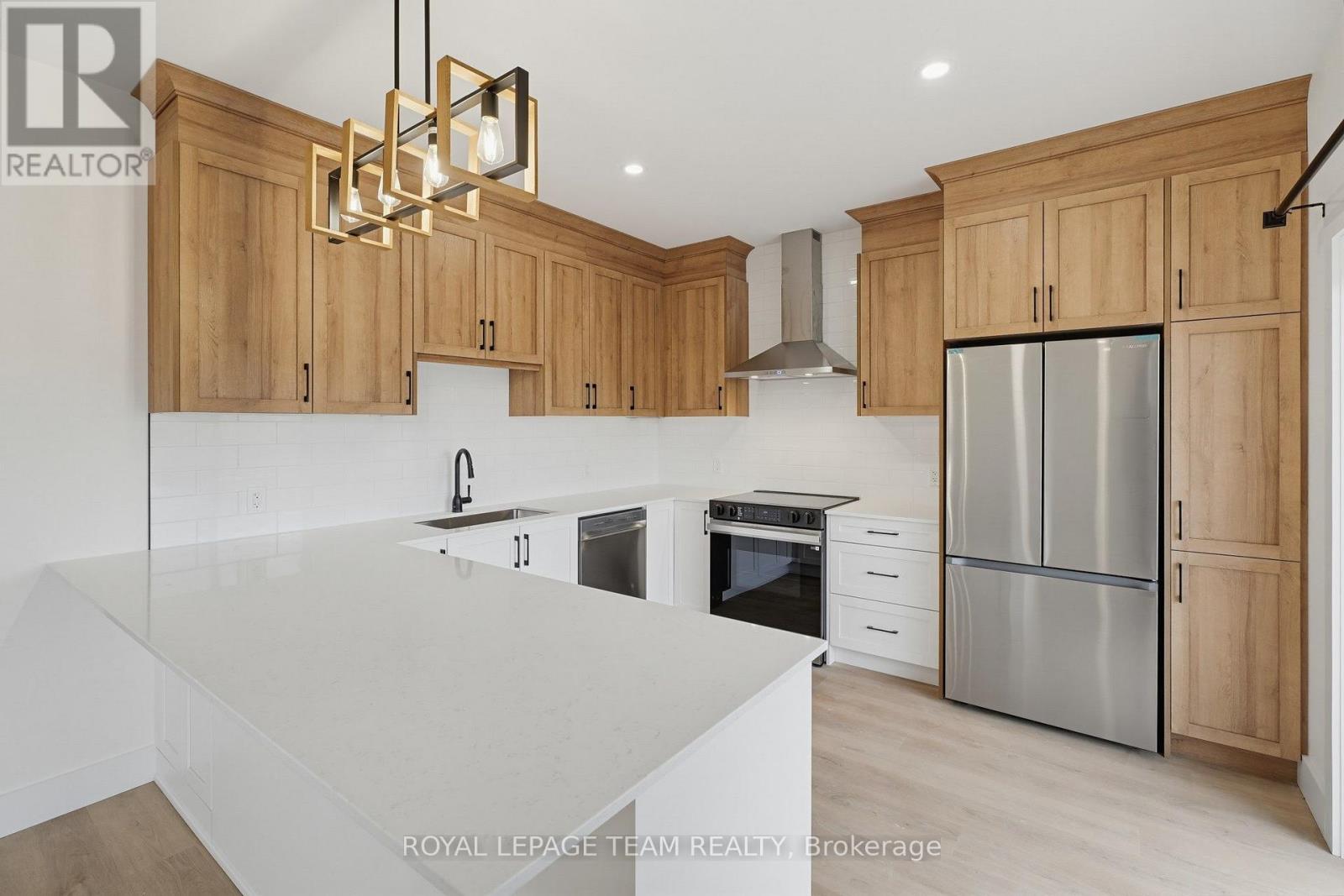 Unit 4 - 730 Cecelia Street Property Photo 10