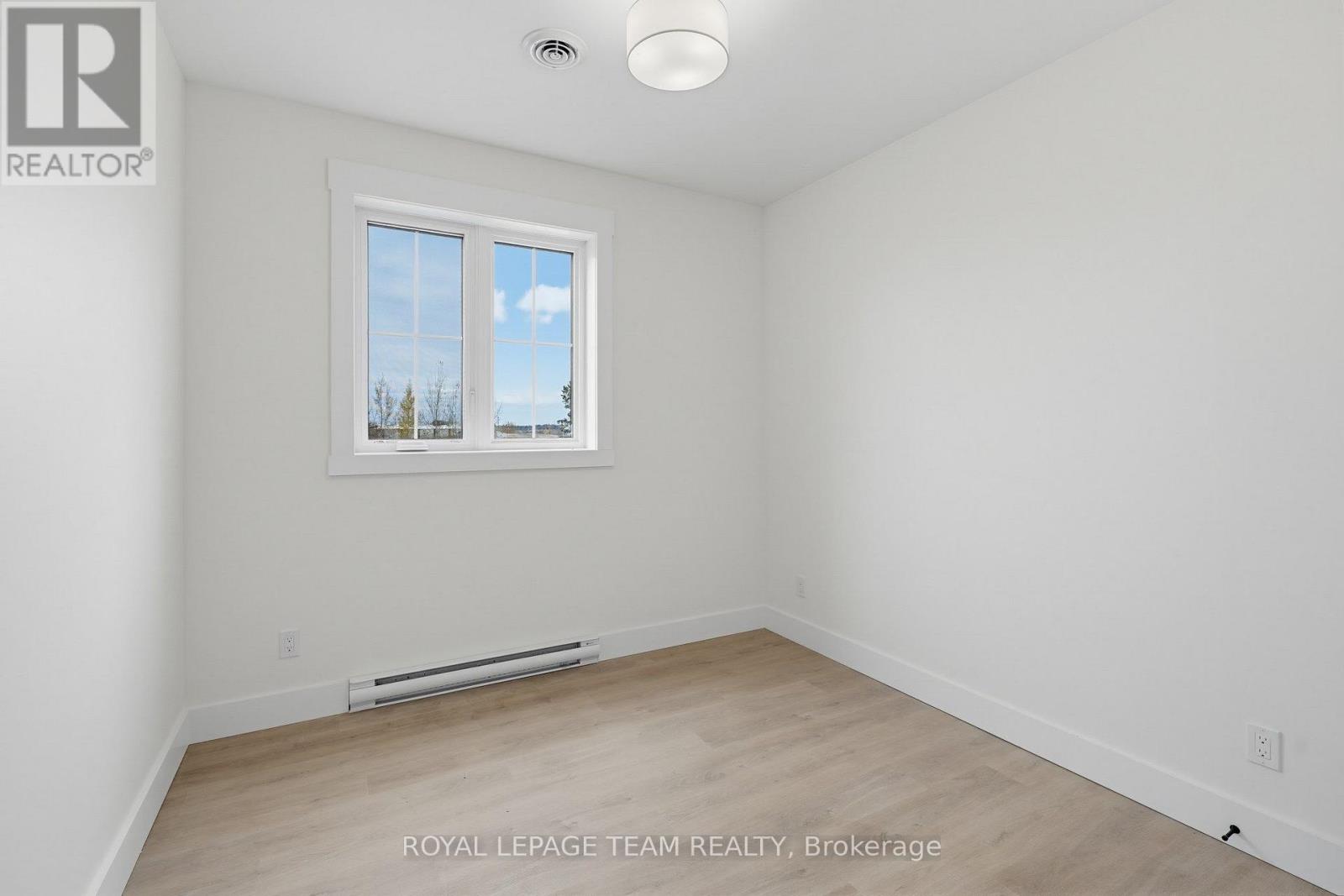 Unit 4 - 730 Cecelia Street Property Photo 14
