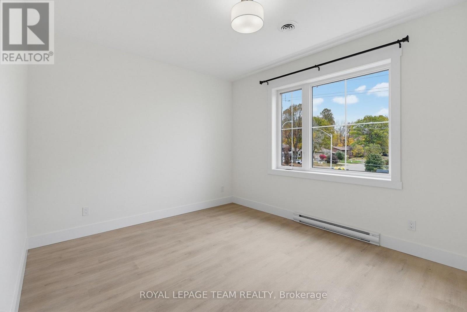 Unit 4 - 730 Cecelia Street Property Photo 17