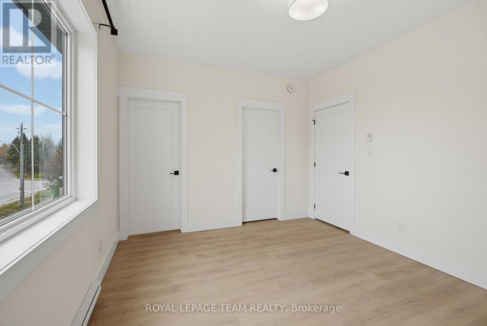 Unit 4 - 730 Cecelia Street Property Photo 18