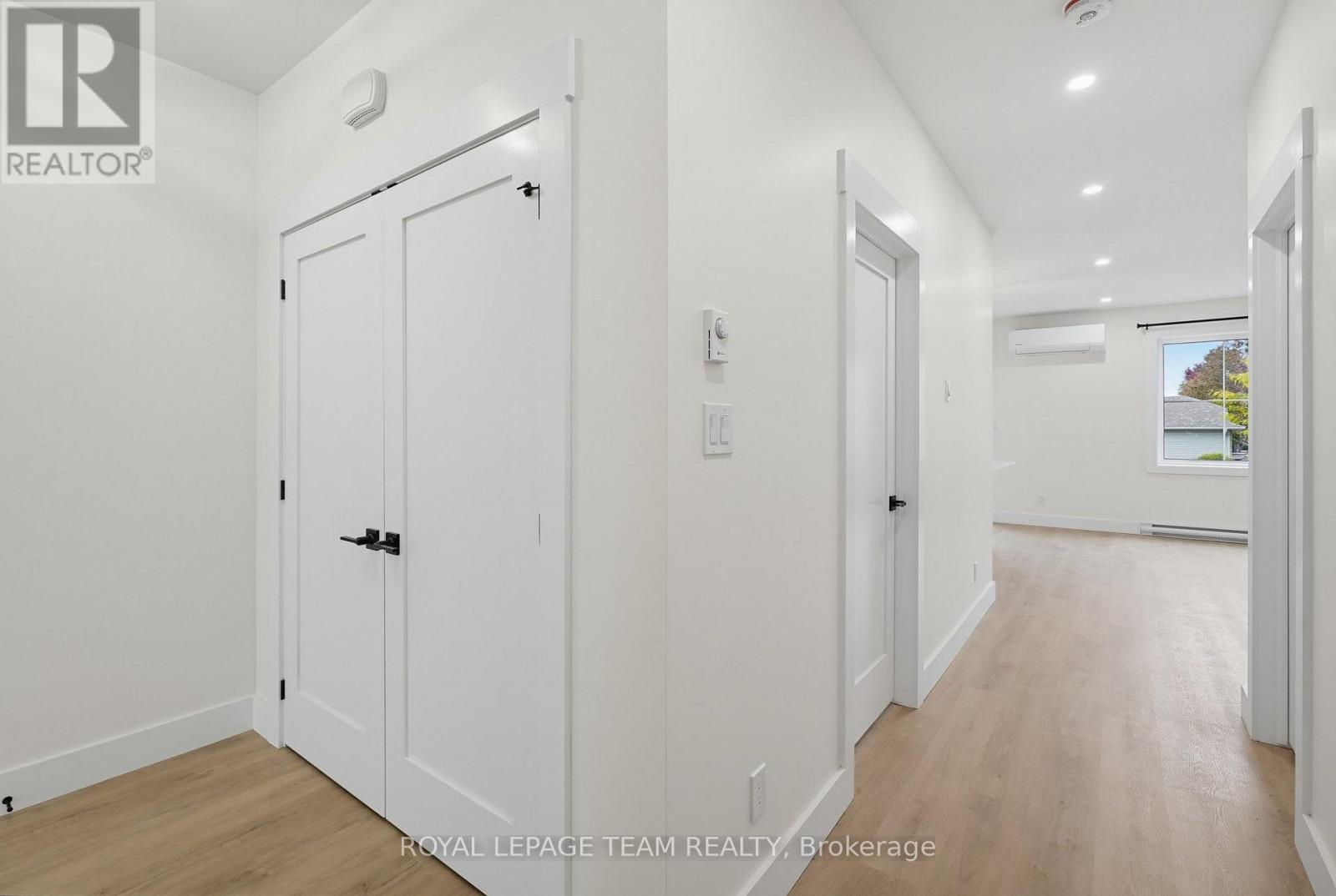 Unit 2 - 730 Cecelia Street Property Photo 6