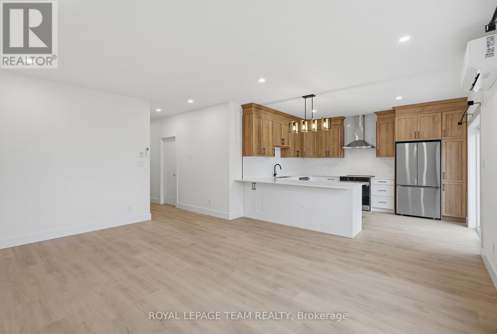 Unit 2 - 730 Cecelia Street Property Photo 11