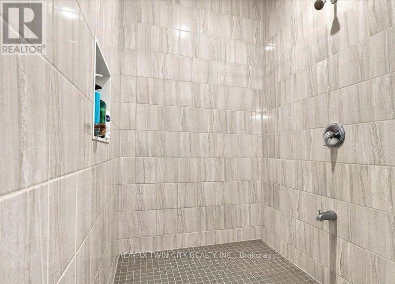 905 Broadacre Place Property Photo 10