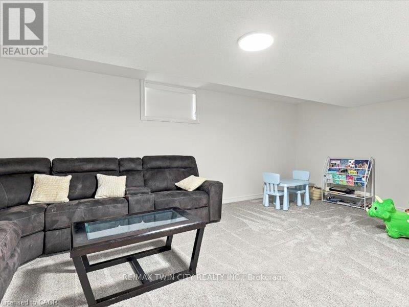 905 Broadacre Place Property Photo 24