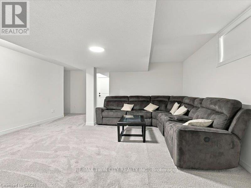 905 Broadacre Place Property Photo 33