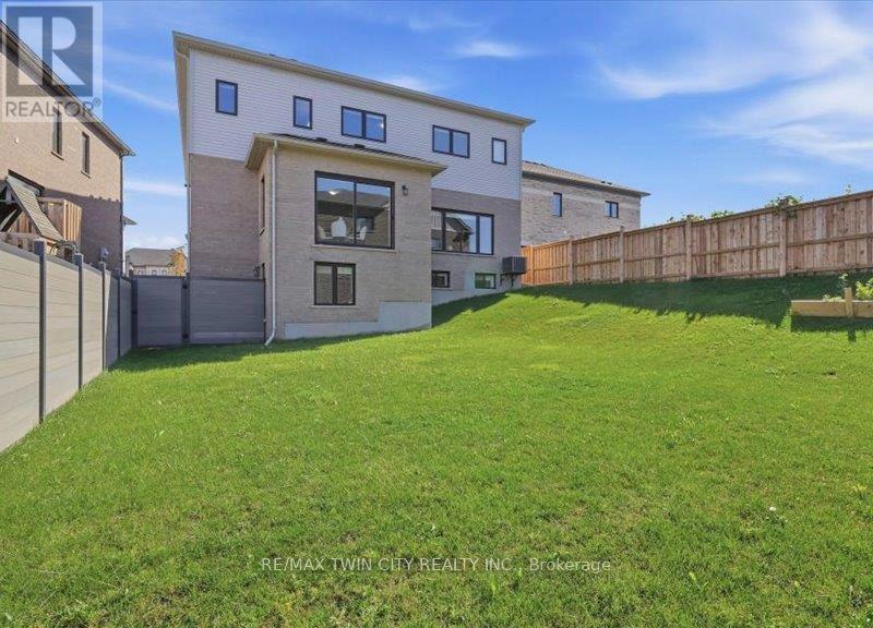 905 Broadacre Place Property Photo 35