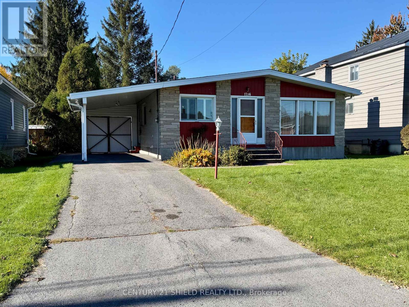 1216 HENRY STREET Property Photo 1