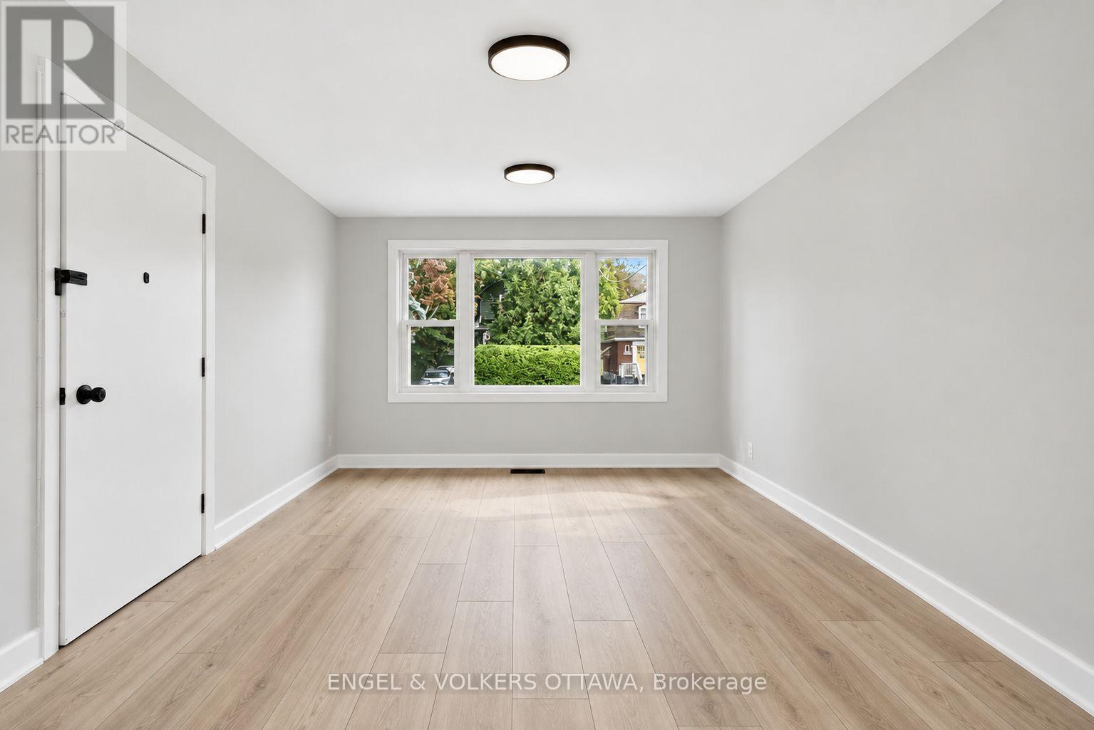 2 - 527 Laderoute Avenue Property Photo 2