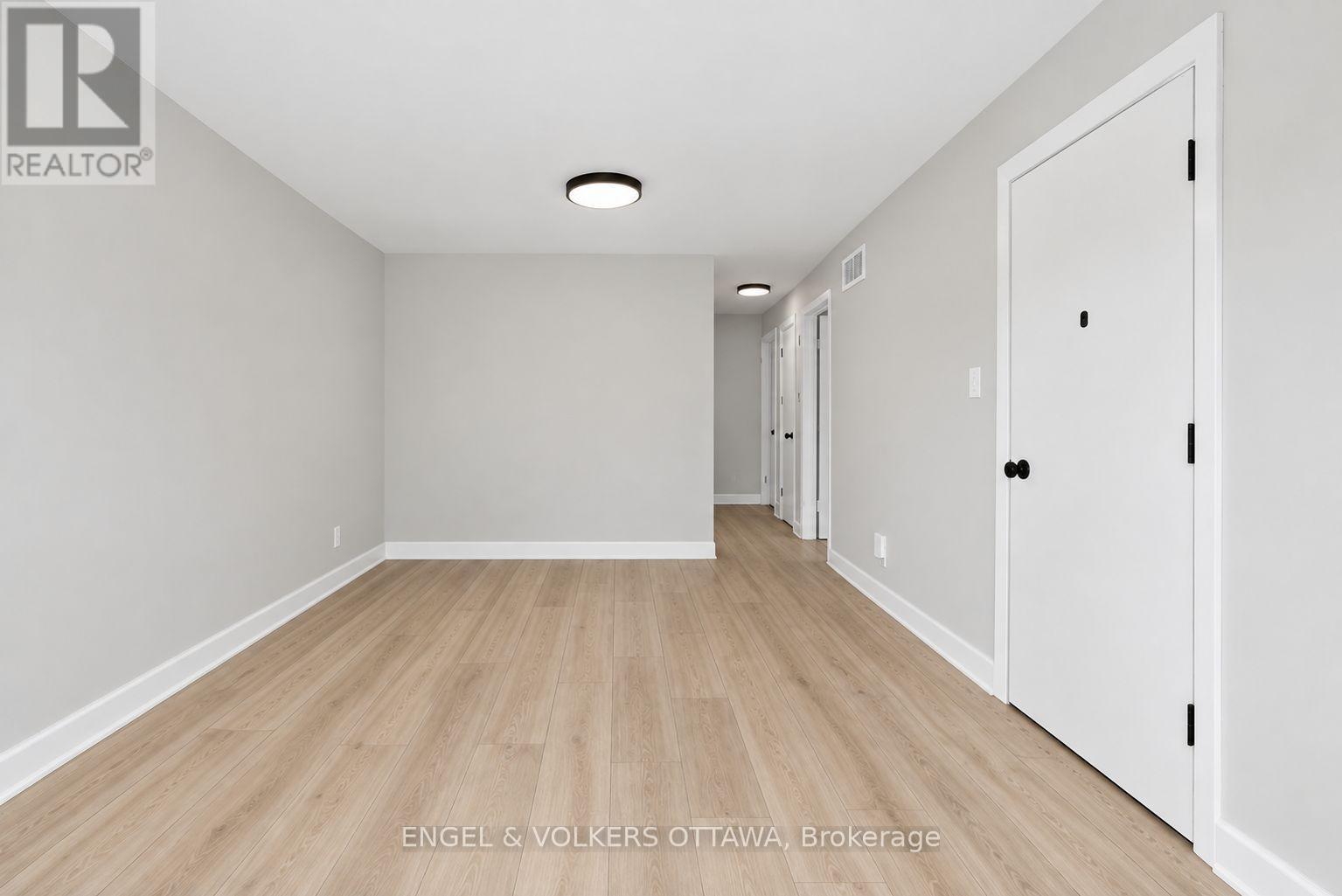 2 - 527 Laderoute Avenue Property Photo 3