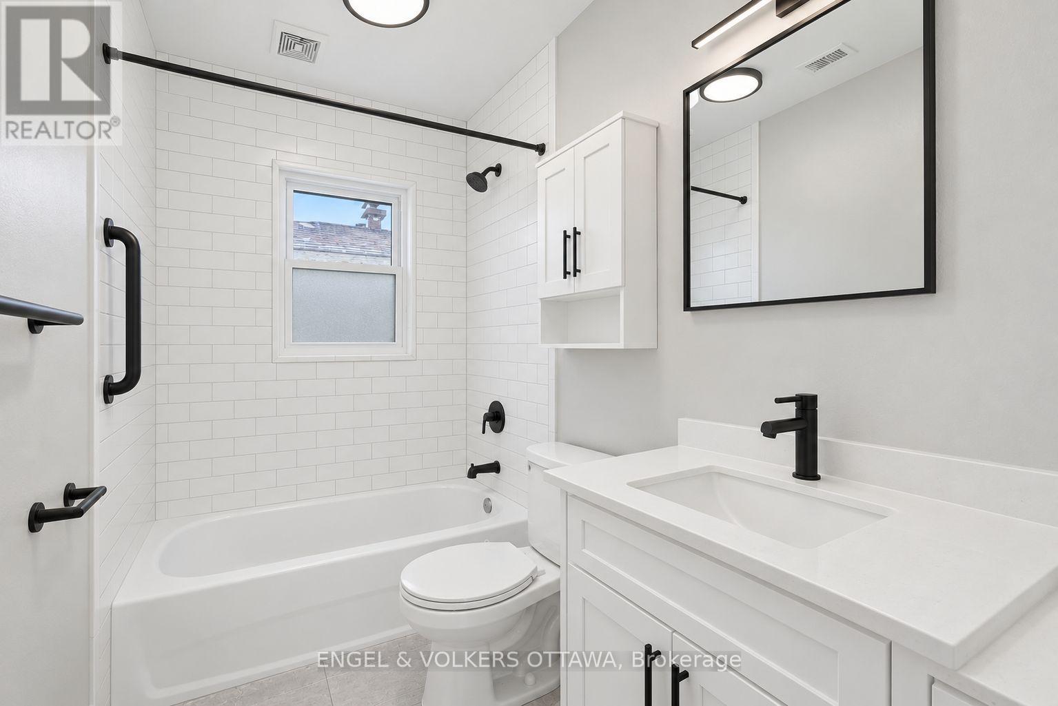 3 - 527 Laderoute Avenue Property Photo 7