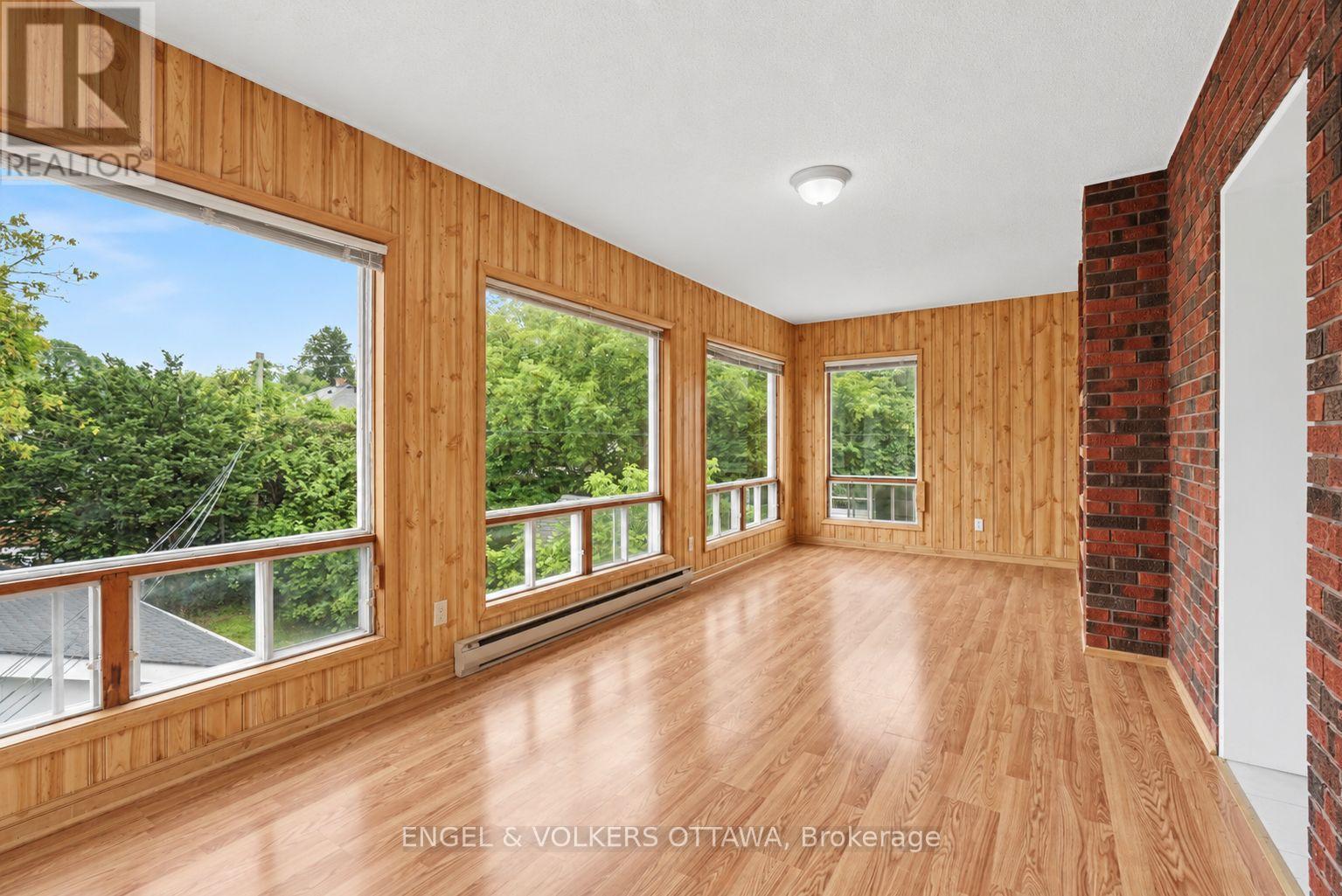 3 - 527 Laderoute Avenue Property Photo 8