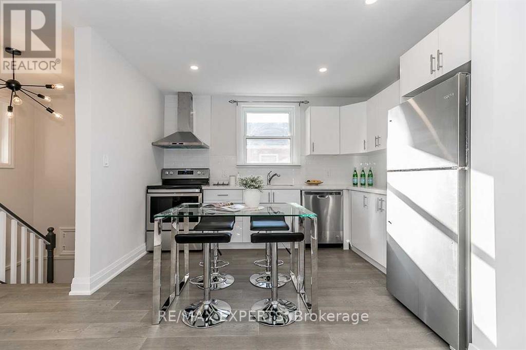 529 Burnham Street Property Photo 11