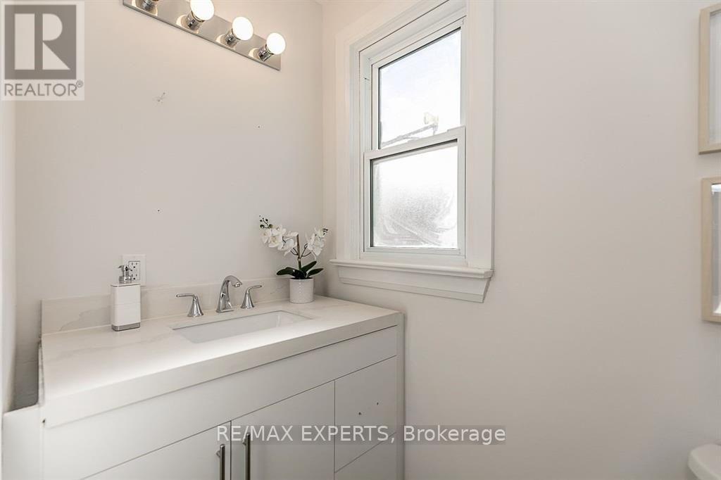 529 Burnham Street Property Photo 16