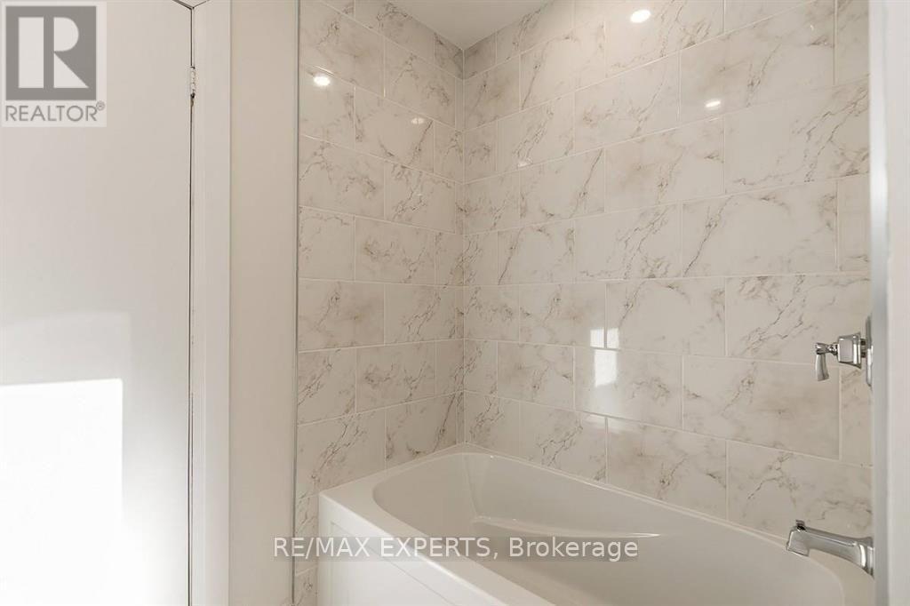 529 Burnham Street Property Photo 17