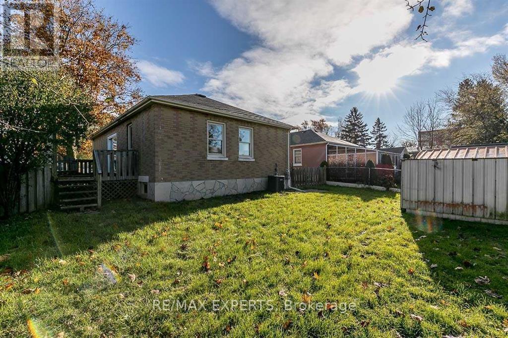 529 Burnham Street Property Photo 35