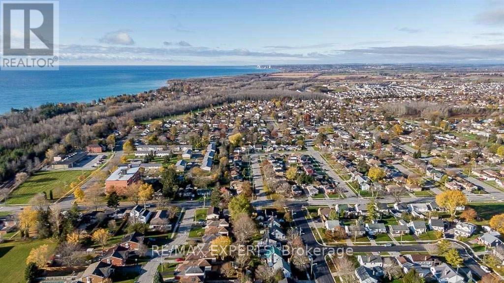 529 Burnham Street Property Photo 36