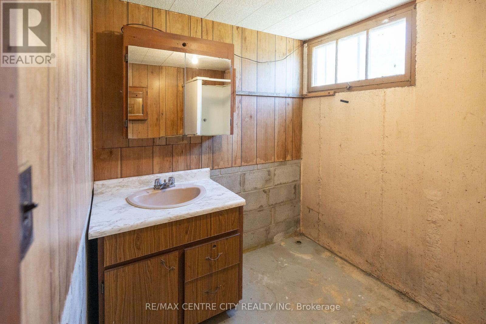 20952 Rebecca Road Property Photo 34