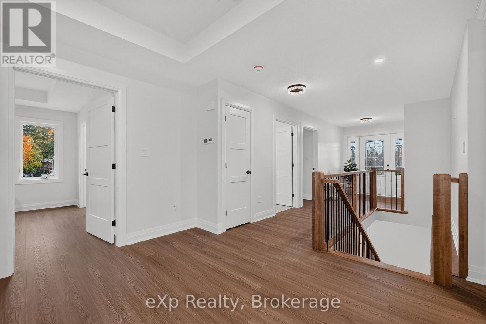 167 Margaret Street S Property Photo 4