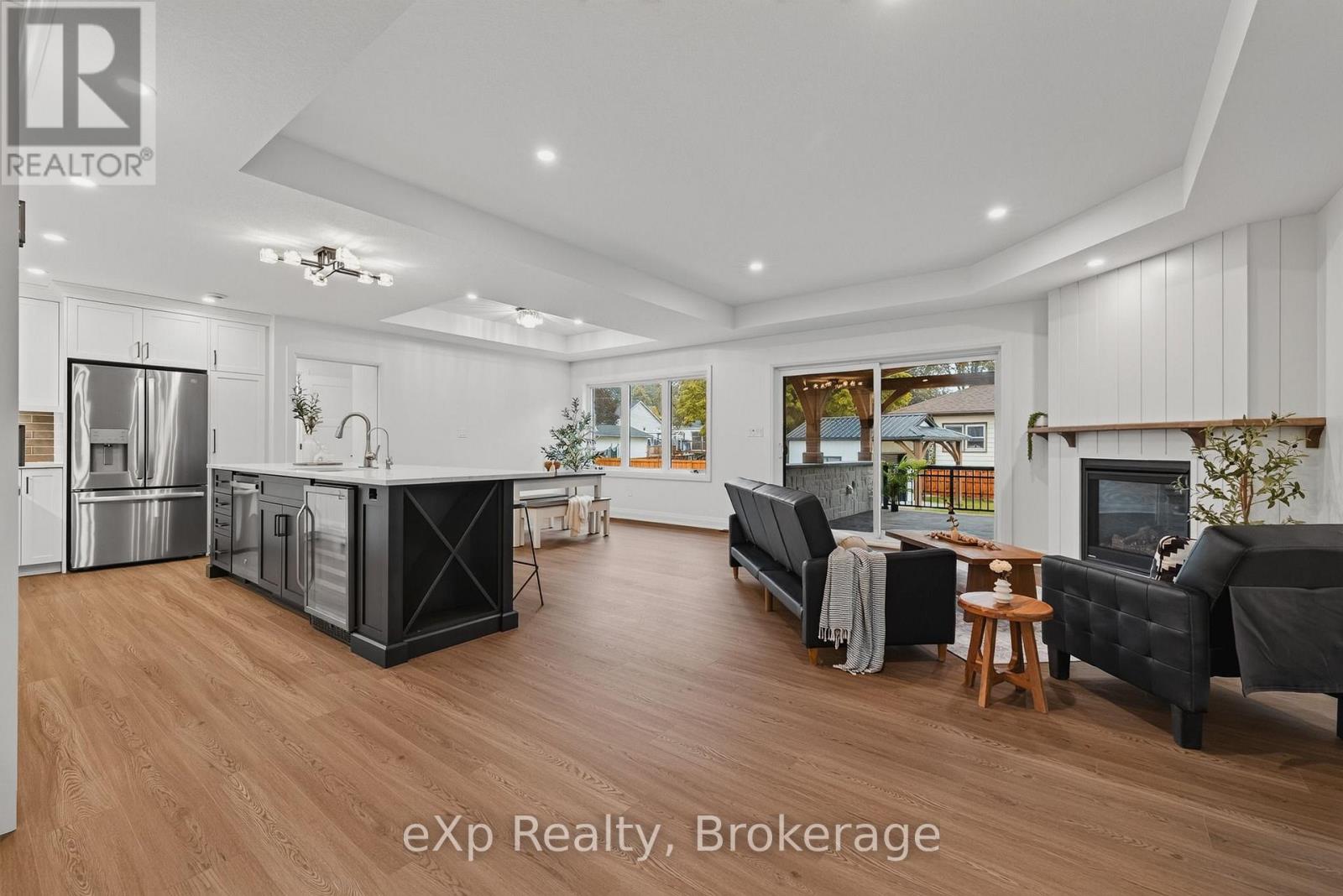 167 Margaret Street S Property Photo 6