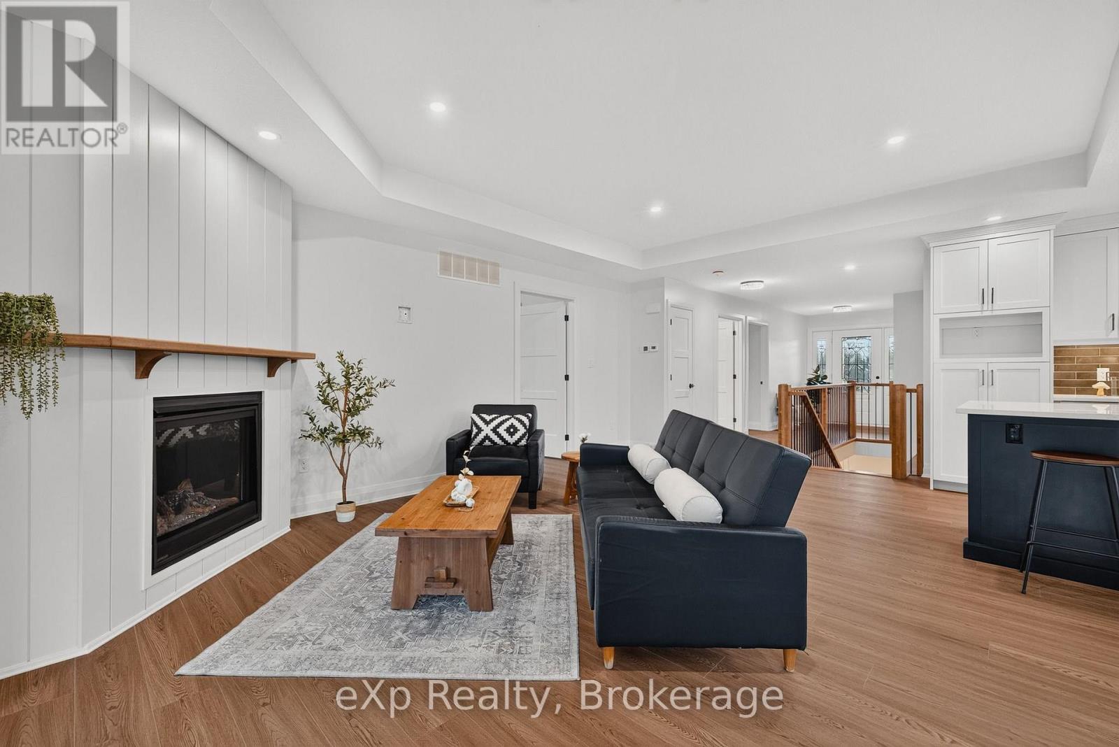 167 Margaret Street S Property Photo 12