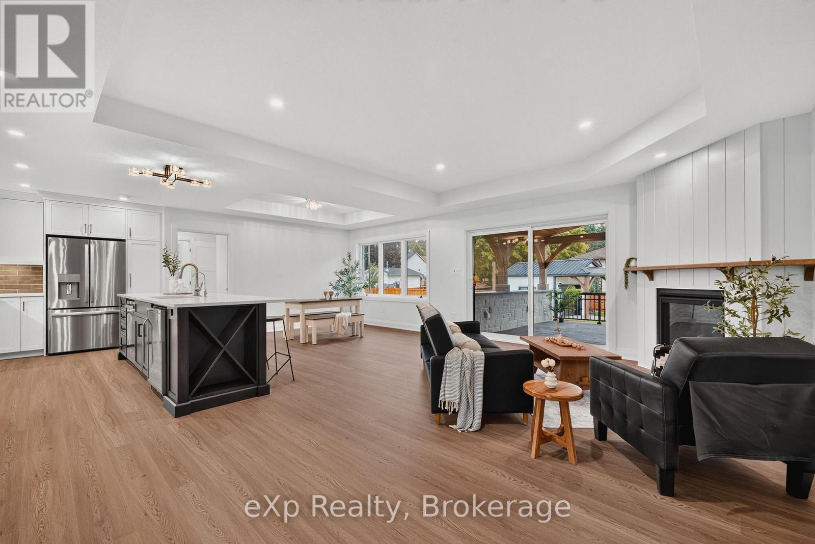 167 Margaret Street S Property Photo 14