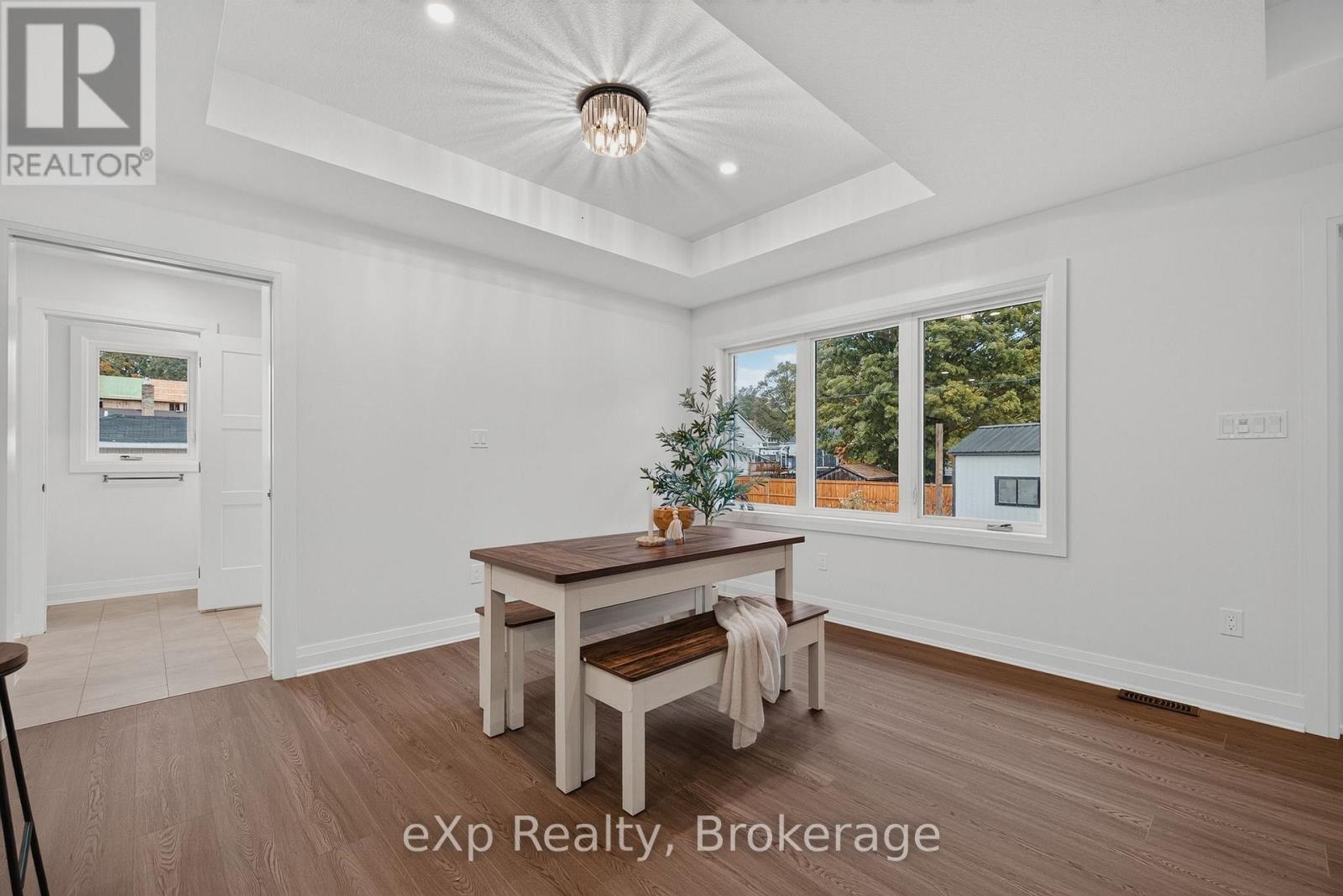 167 Margaret Street S Property Photo 16