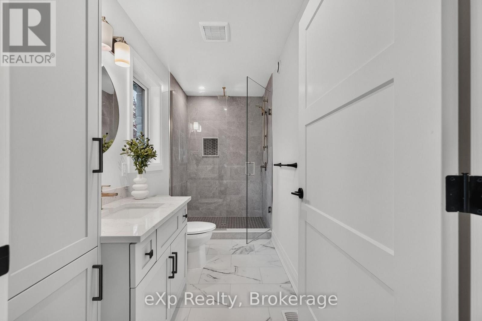 167 Margaret Street S Property Photo 20