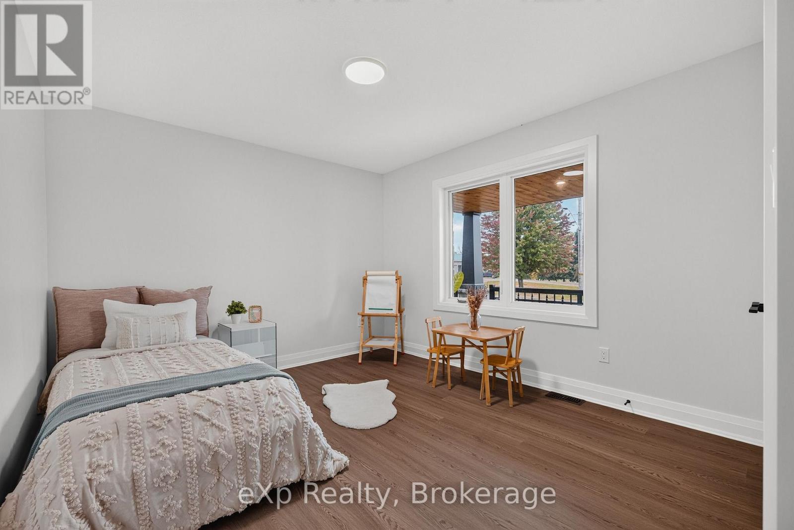 167 Margaret Street S Property Photo 25