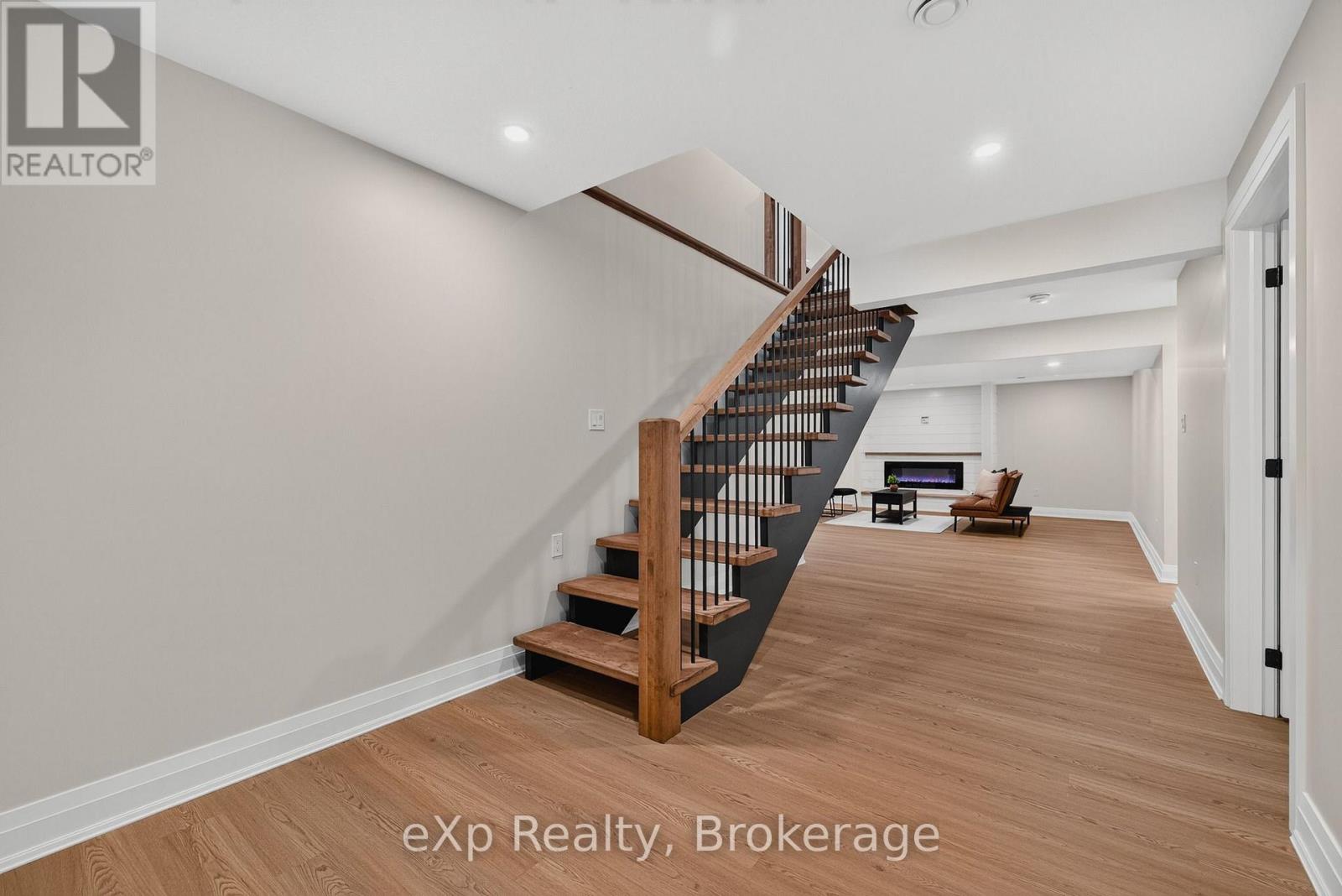167 Margaret Street S Property Photo 30