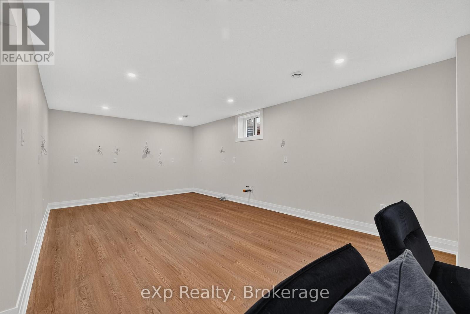 167 Margaret Street S Property Photo 34