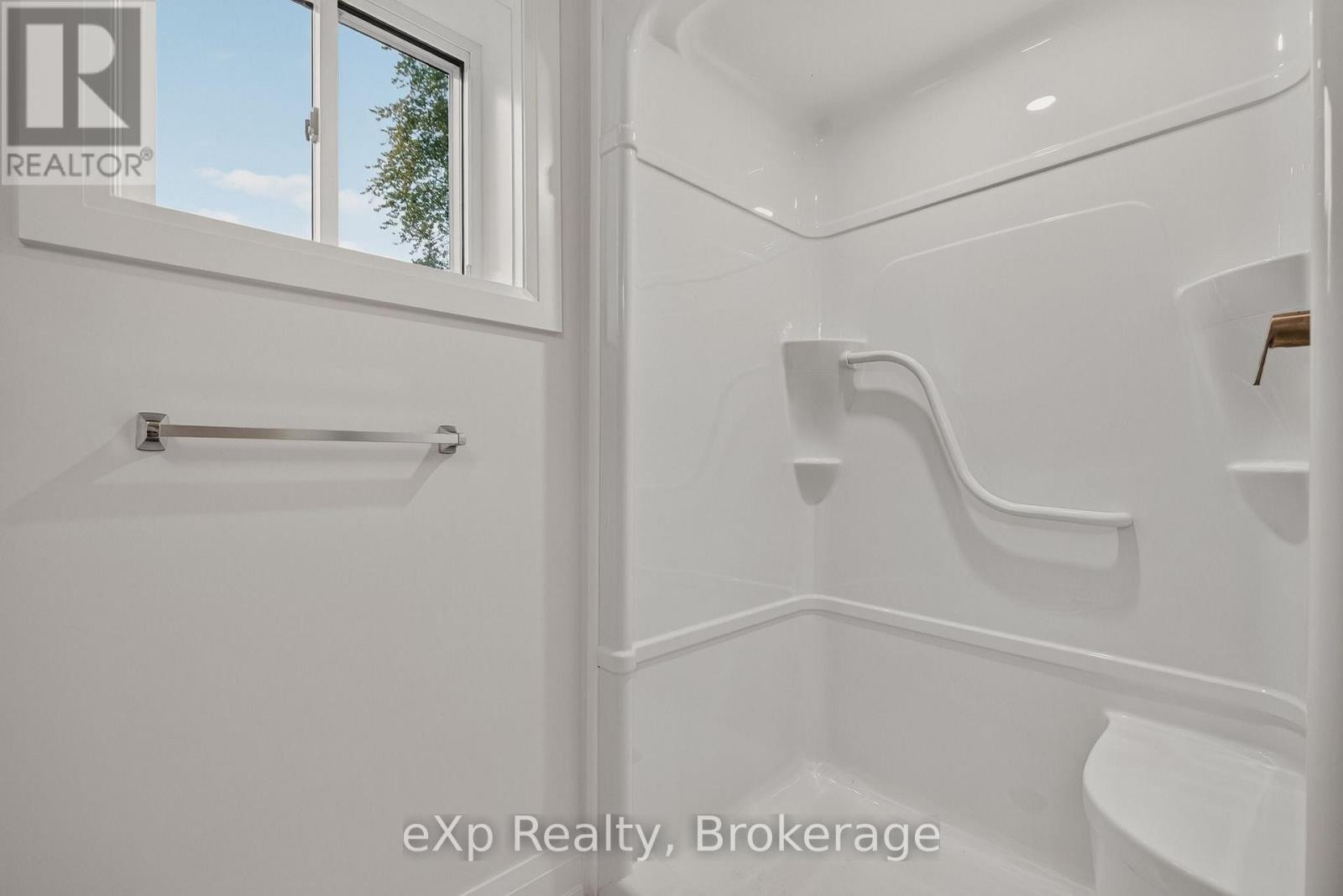 167 Margaret Street S Property Photo 40