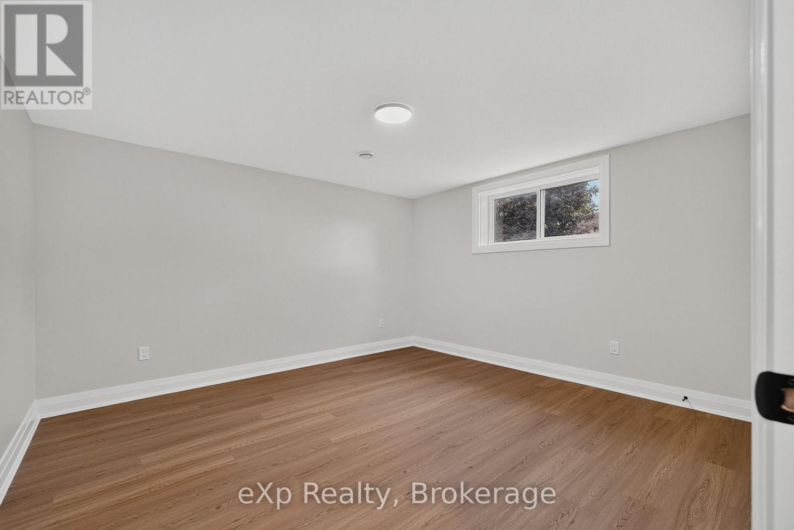 167 Margaret Street S Property Photo 42