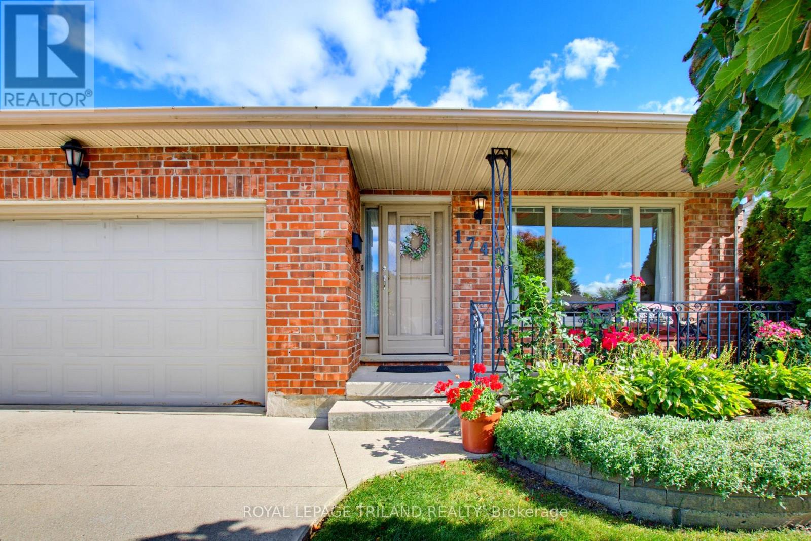 1749 Jalna Boulevard Property Photo 2