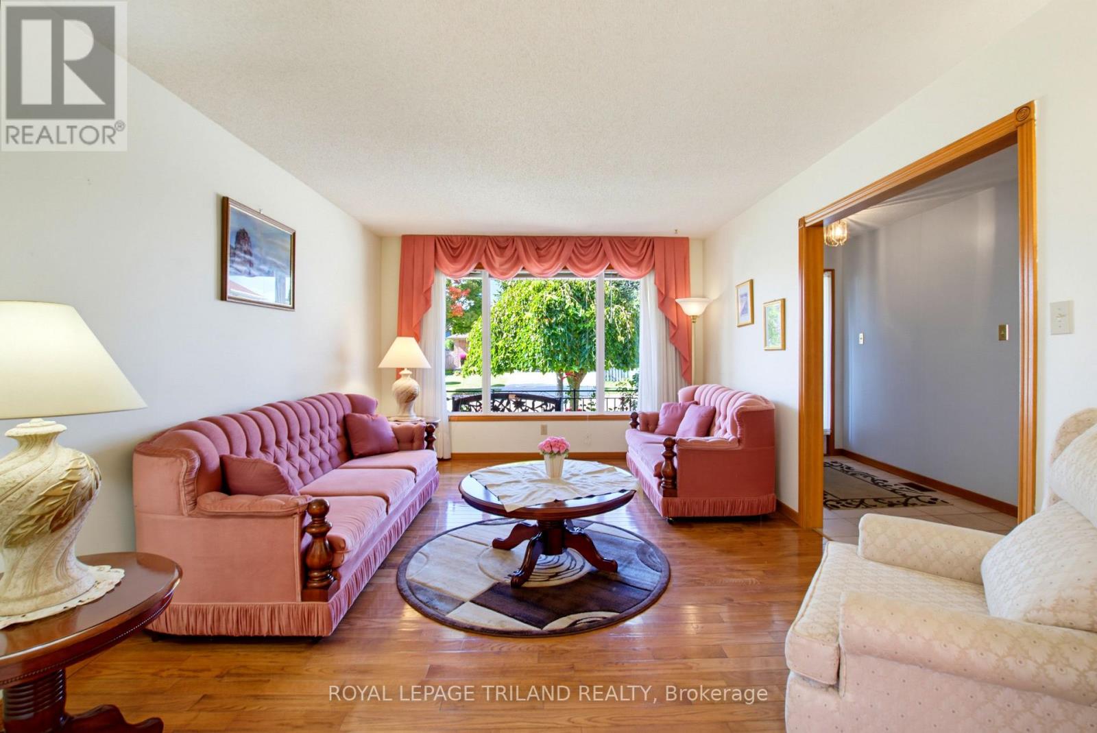 1749 Jalna Boulevard Property Photo 6