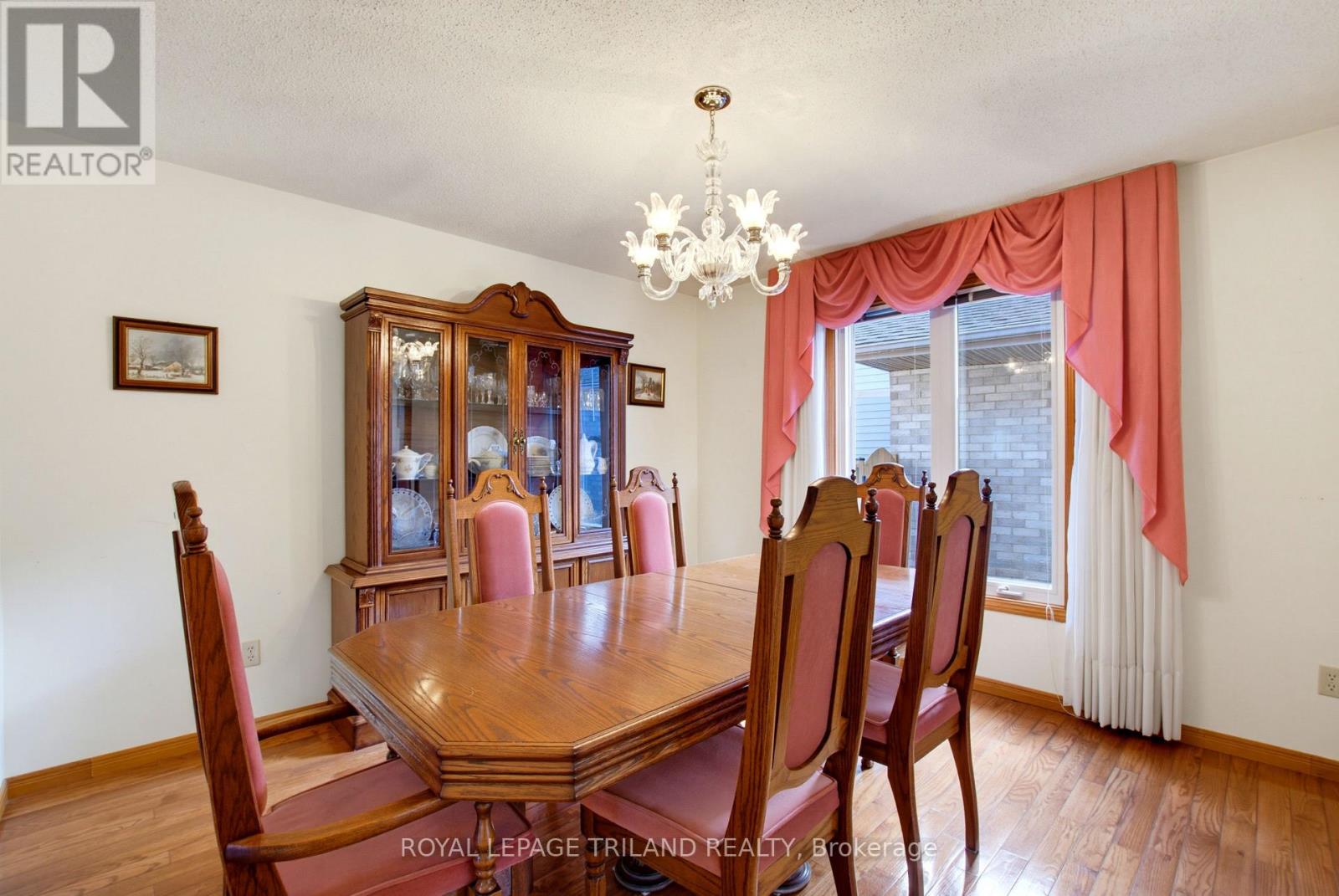 1749 Jalna Boulevard Property Photo 10