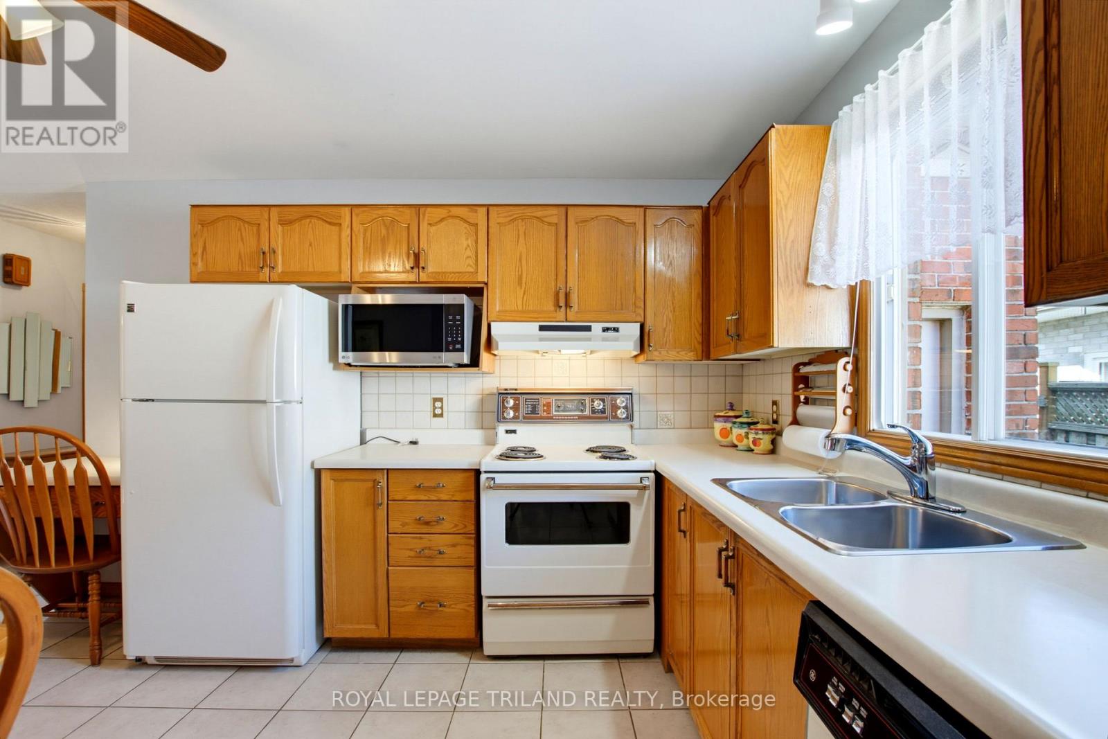 1749 Jalna Boulevard Property Photo 18