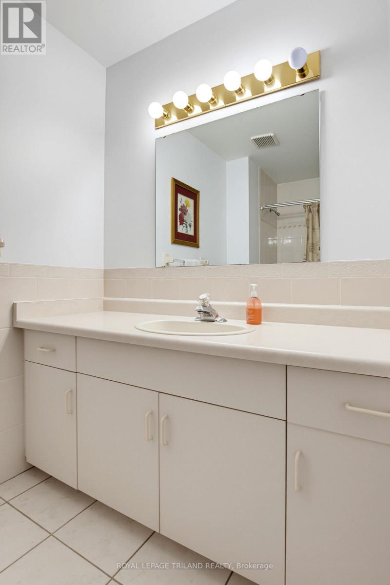 1749 Jalna Boulevard Property Photo 36