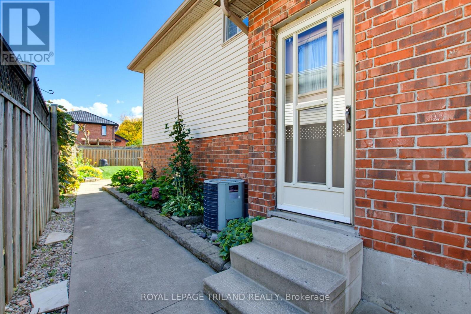 1749 Jalna Boulevard Property Photo 46