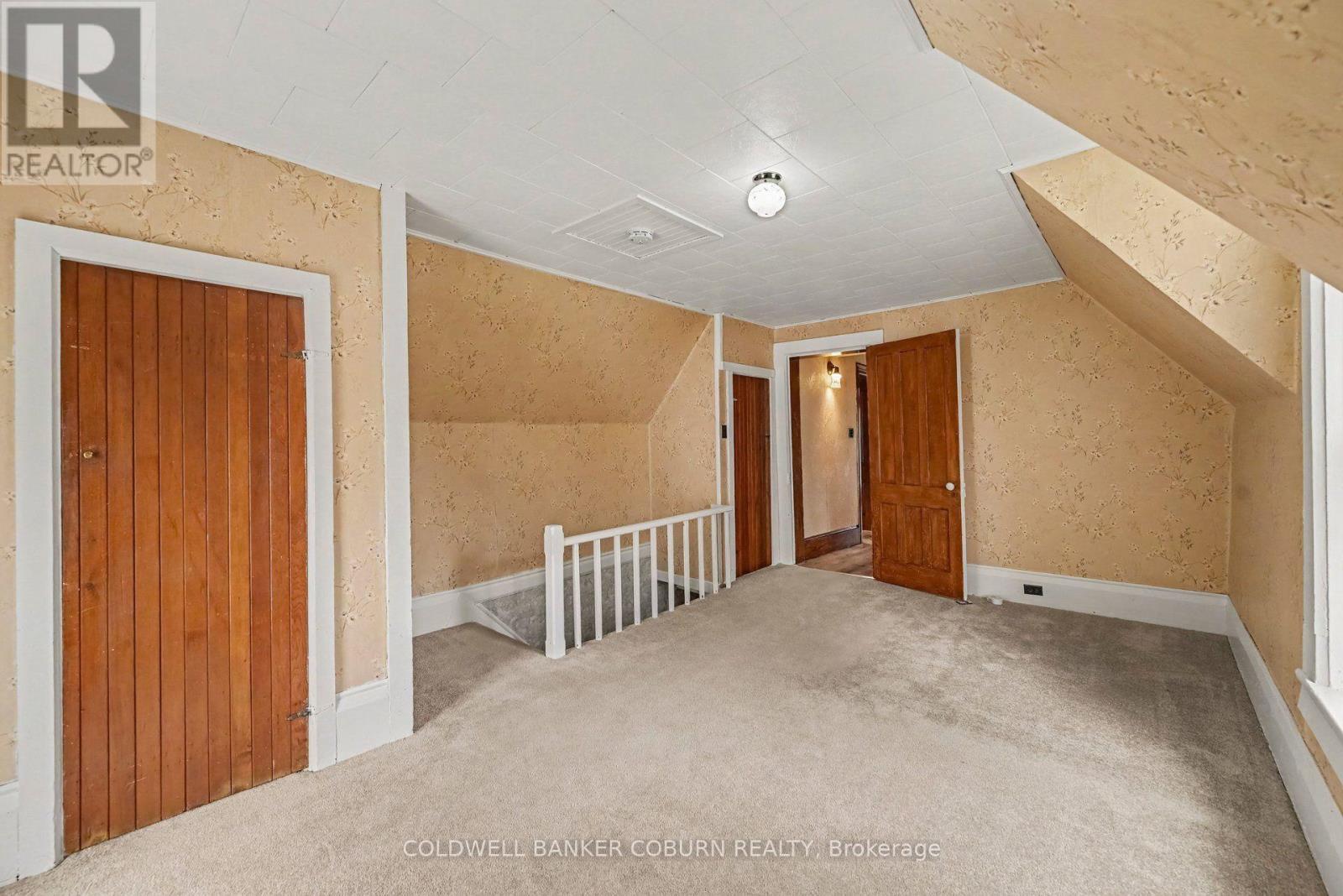 69 Main Street S Property Photo 25