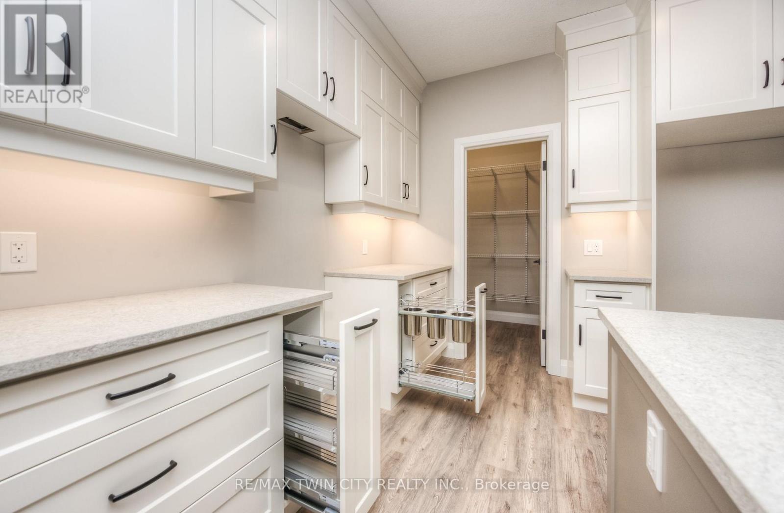 67 Weymouth Street Property Photo 6