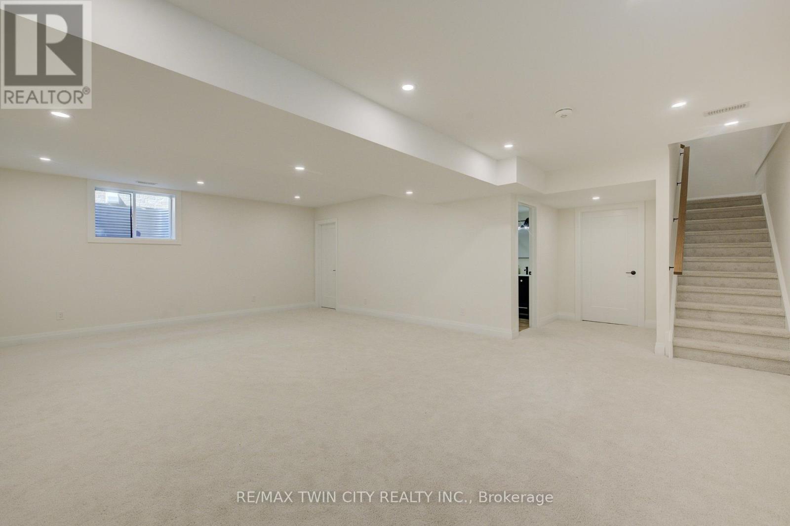 67 Weymouth Street Property Photo 23