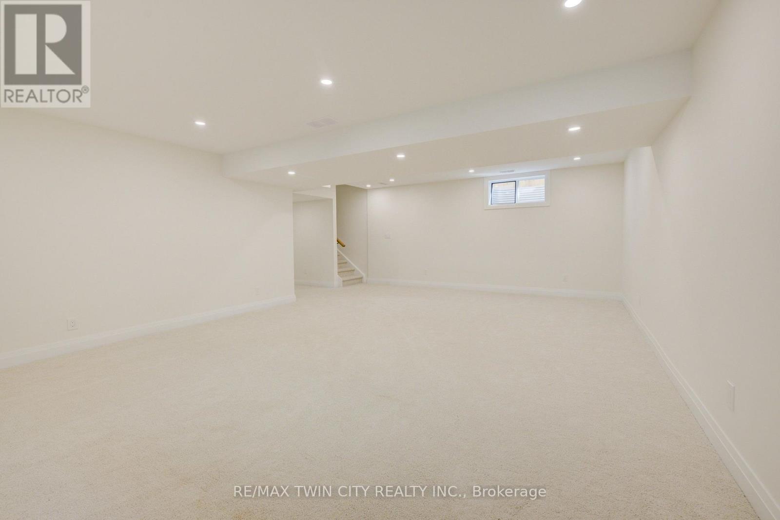 67 Weymouth Street Property Photo 24