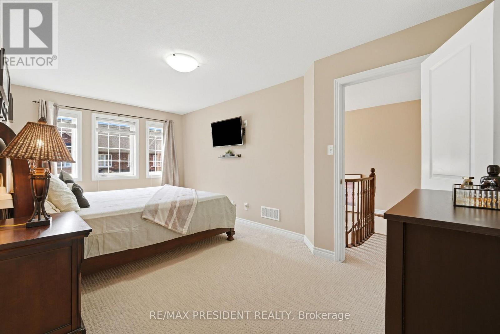 23 - 45 Seabreeze Crescent Property Photo 15