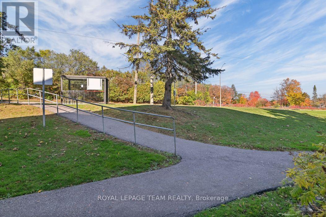 10 - 49 Sumac Street Property Photo 34