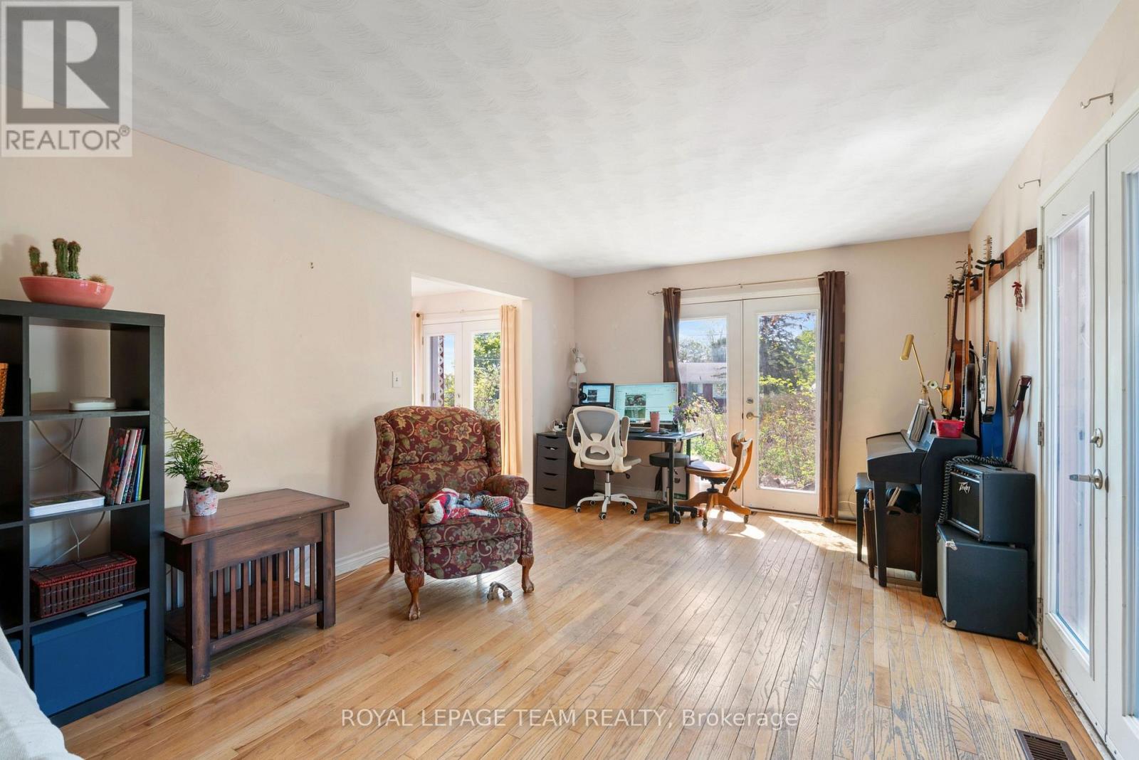 5687 Cherry Street Property Photo 8