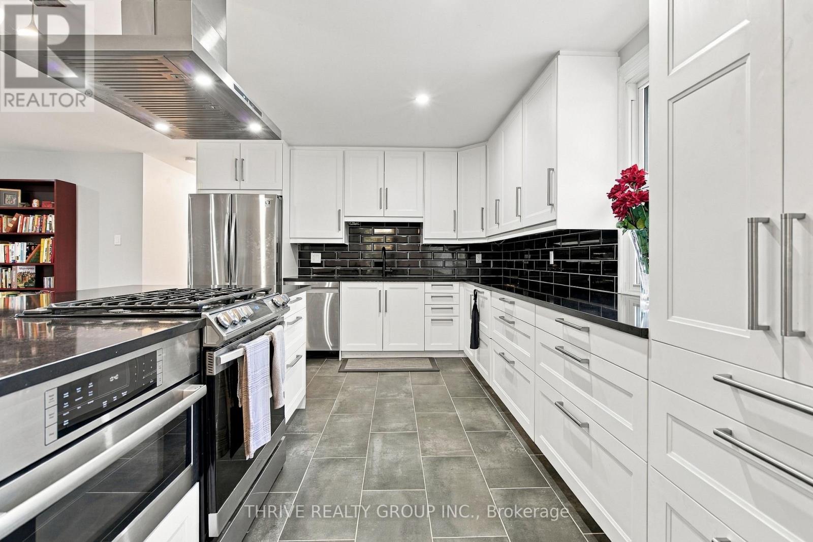 708 Village Green Avenue Property Photo 13