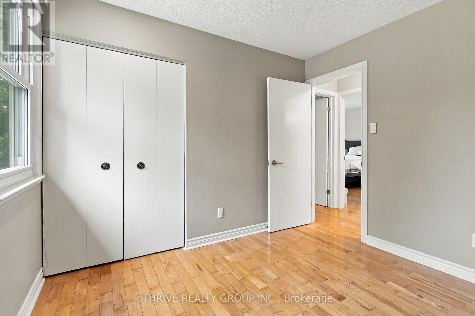 708 Village Green Avenue Property Photo 23
