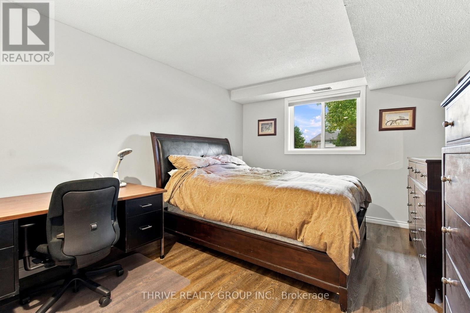 708 Village Green Avenue Property Photo 27
